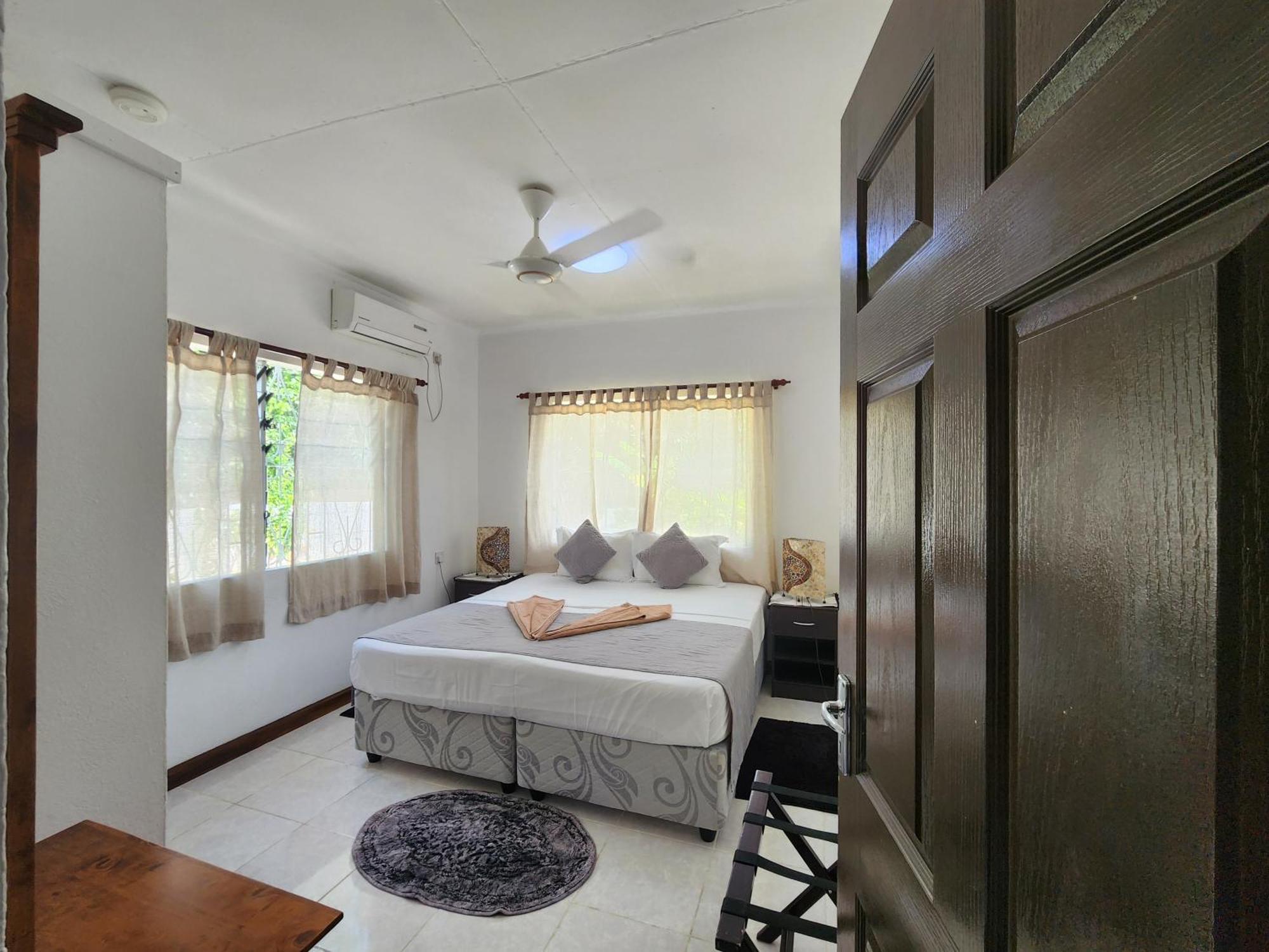 Kaz Memel Beau Vallon (Mahe)