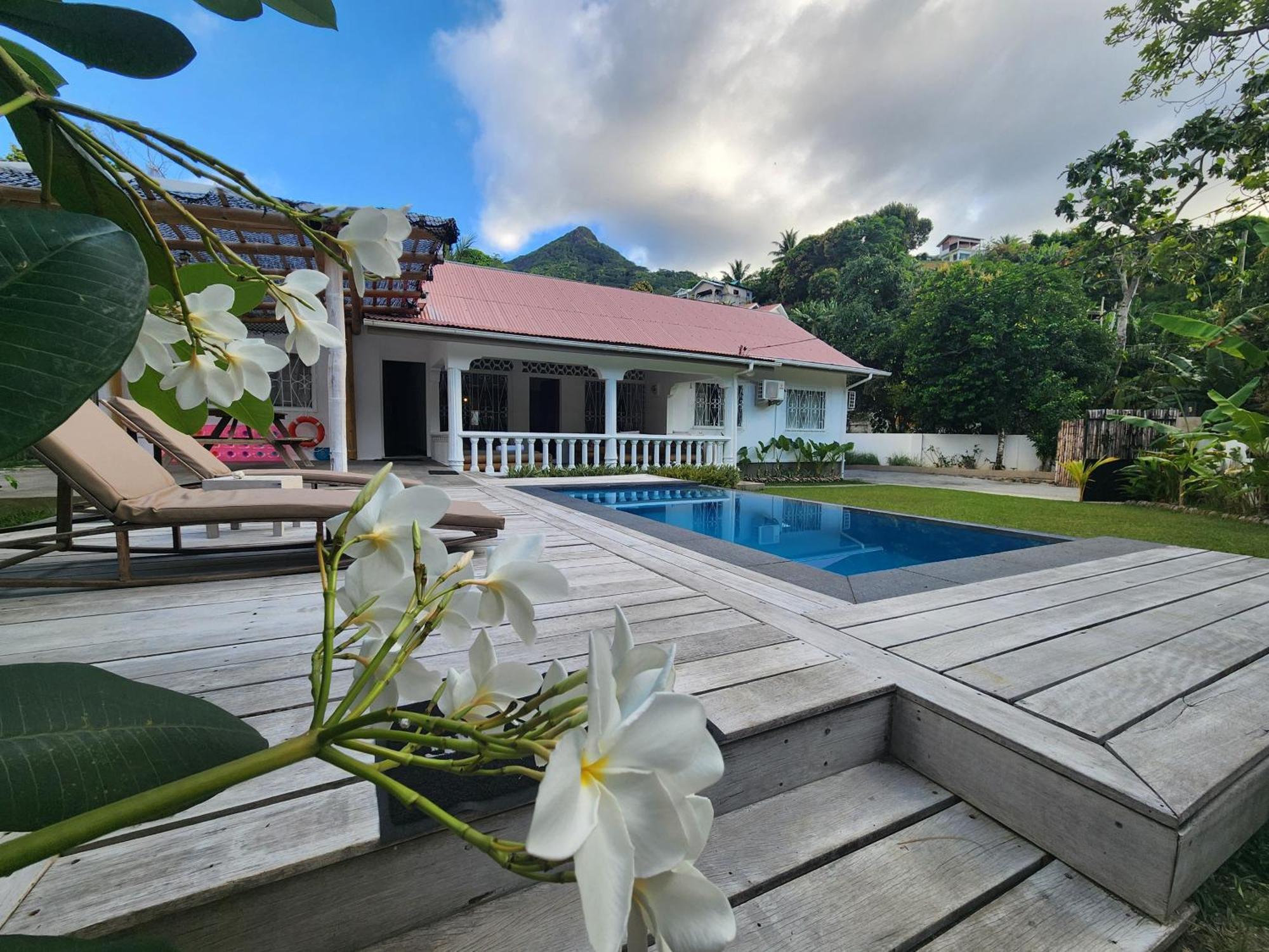 Kaz Memel Villa *